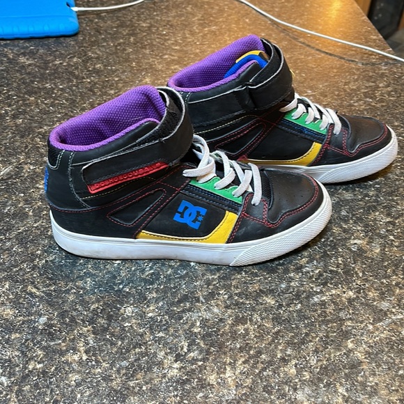 DC boys shoes - Picture 2 of 3